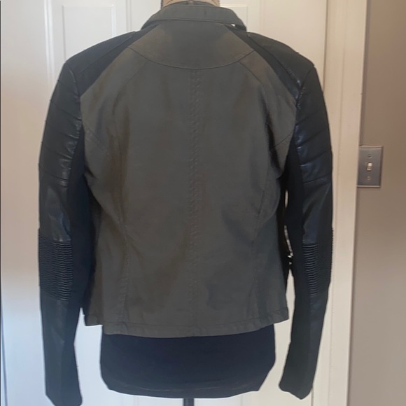 Blank NYC mixed media biker jacket size small - Picture 2 of 6